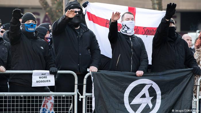 İngiltere'de Neo-Nazi askerler tutuklandı