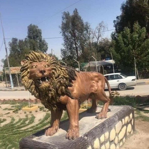 Iraklılar 65 bin dolara yapılan heykele tepki gösterdi