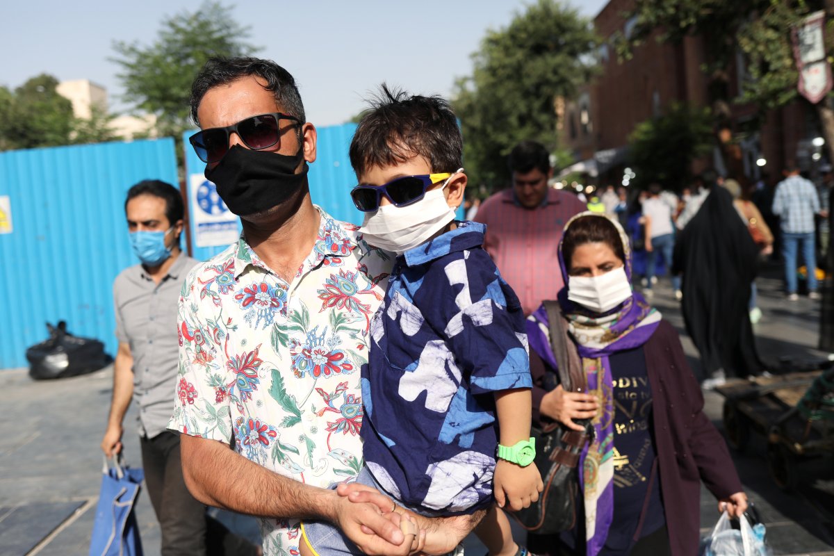 İran’da maske zorunluluğu getirildi #6