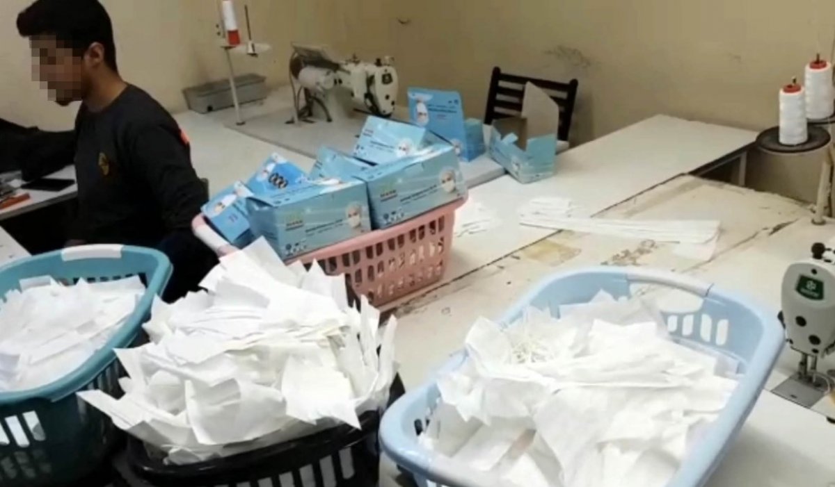 İstanbul'da 1 milyon adet sahte maske üreten atölyeye baskın