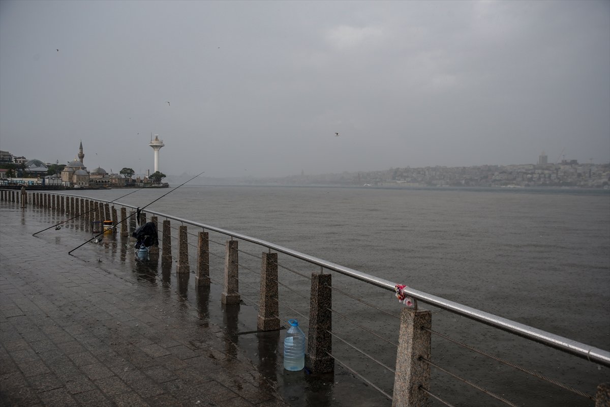 İstanbul’da beklenen sağanak yağmur başladı #18