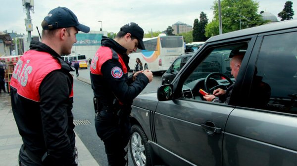 İstanbul'da denetimlerinde 4 bin araç sorgulandı