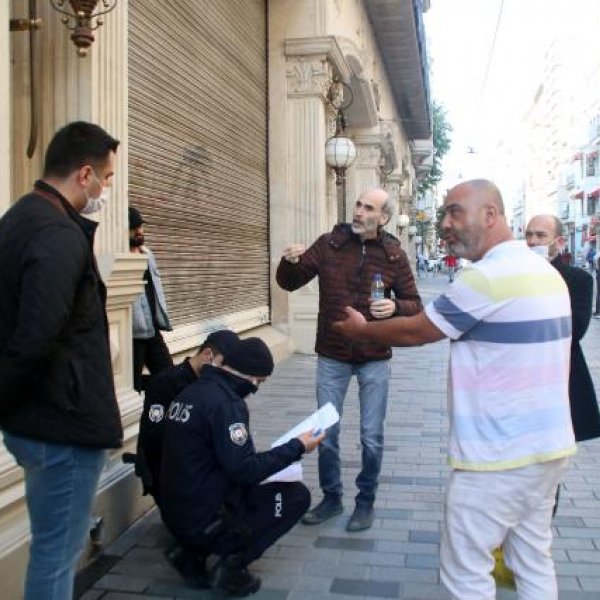 İstiklal Caddesi'nde maskesiz dolaşanlar cezayı yedi