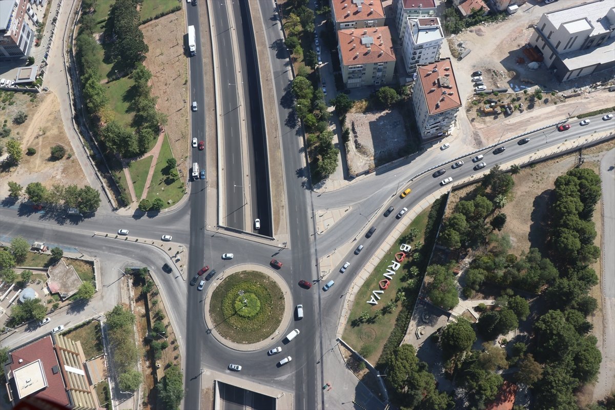 İzmir'de bayram trafiği havadan denetlendi #4