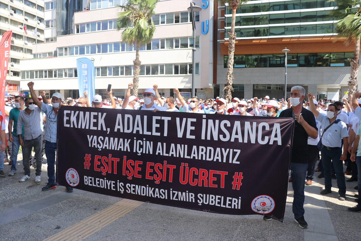 İzmir ve Mersin belediyelerinde işçiler greve gitti #2
