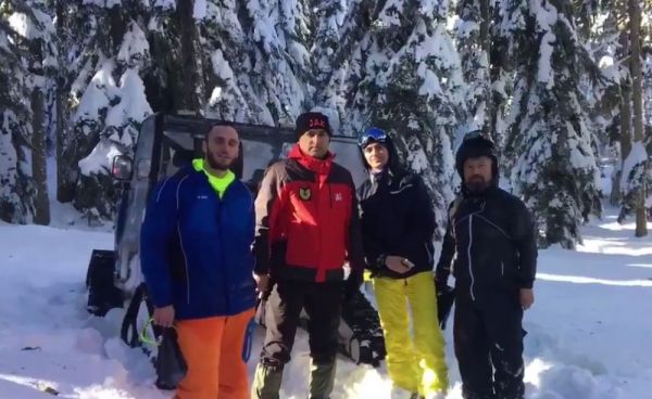 Kartalkaya ’da kaybolan 3 kayakçıyı jandarma kurtardı -4