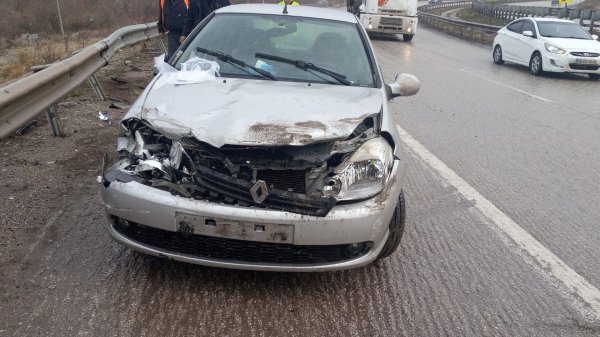 Kırıkkale'de iki ayrı trafik kazasında 4 kişi yaralandı