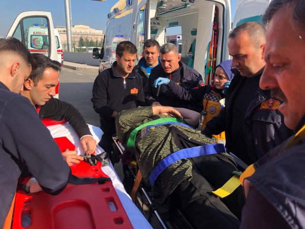 Kocaeli'de otobüsle tanker çarpıştı: 20'ye yakın yaralı
