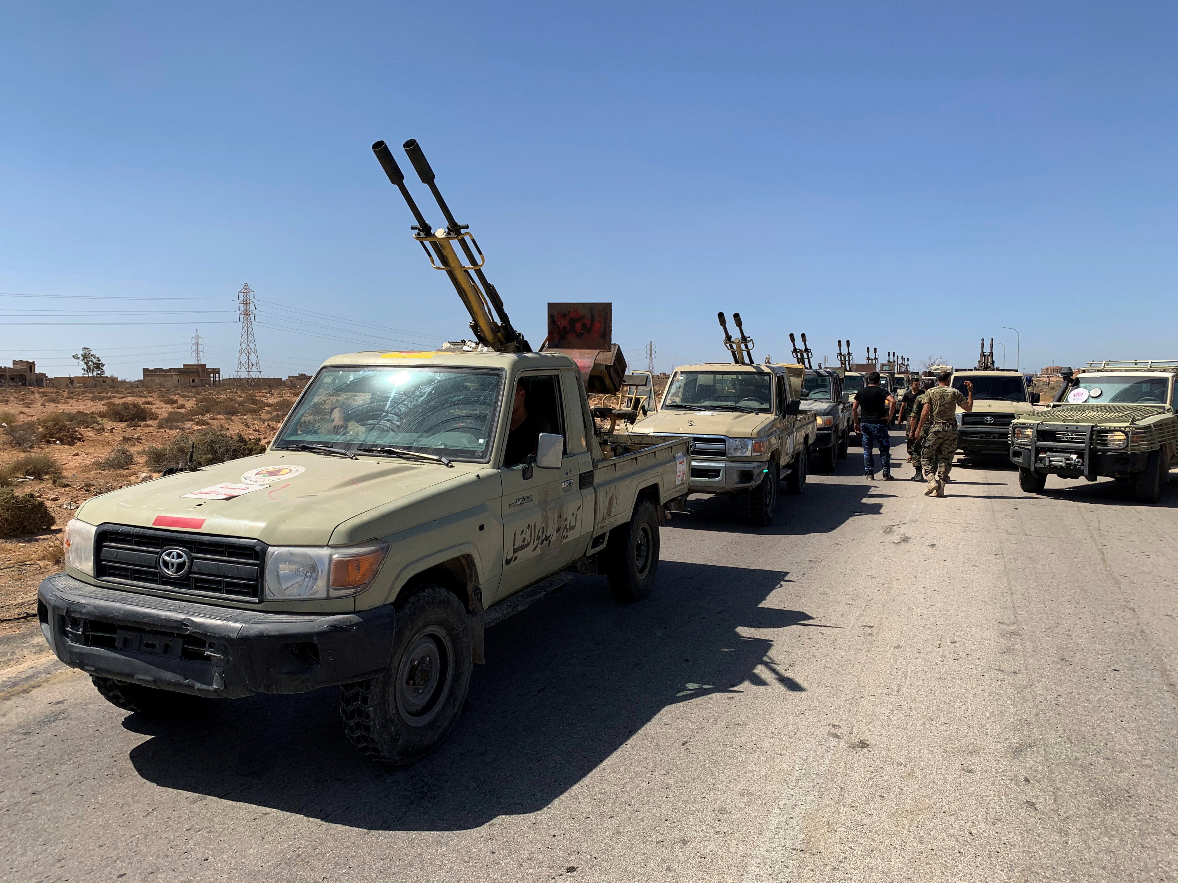 Libya Ordusu, Sirte'nin batısına askeri sevkiyat yapıyor #5