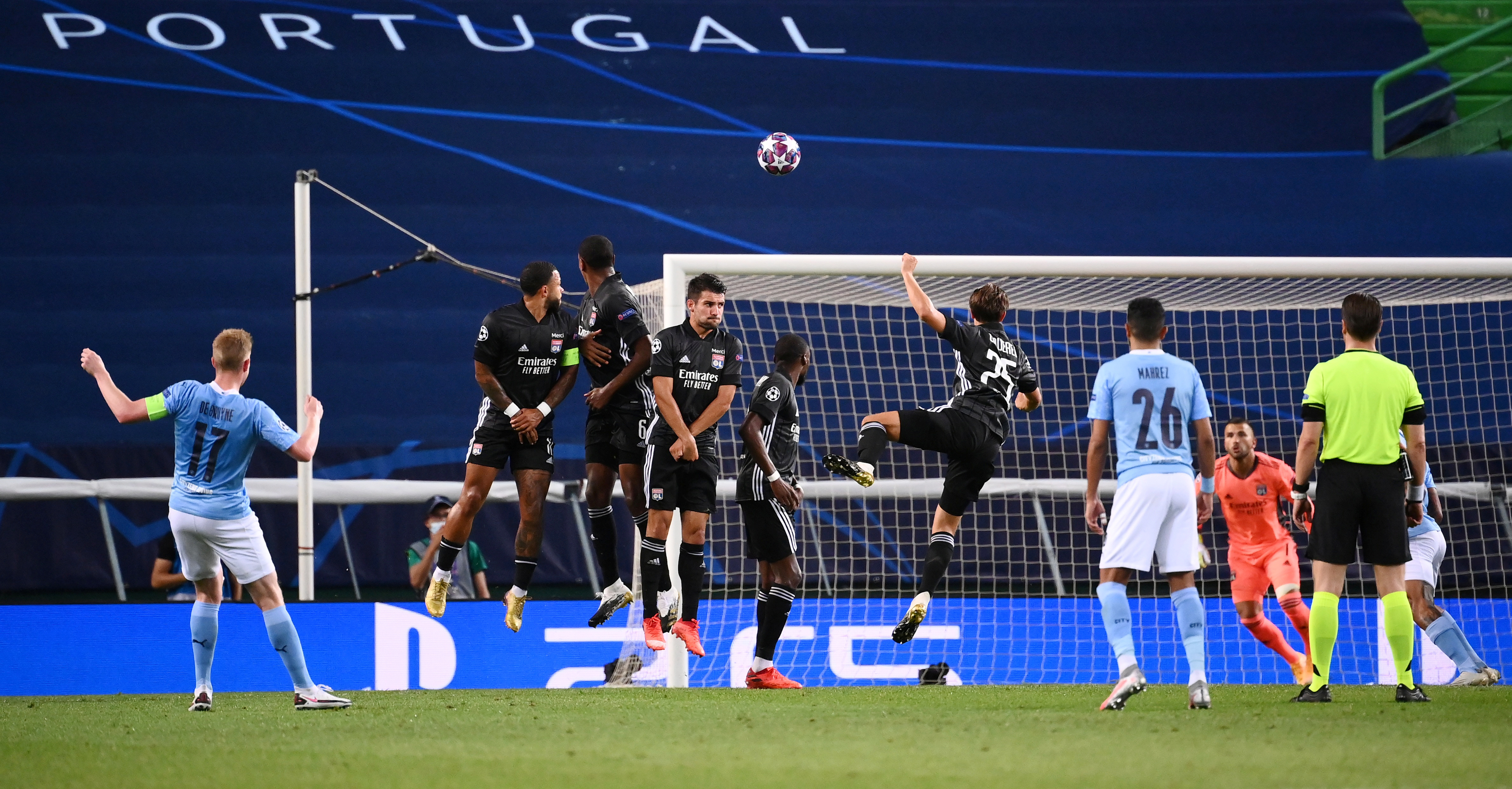 Lyon, Manchester City i 3-1 mağlup etti #2