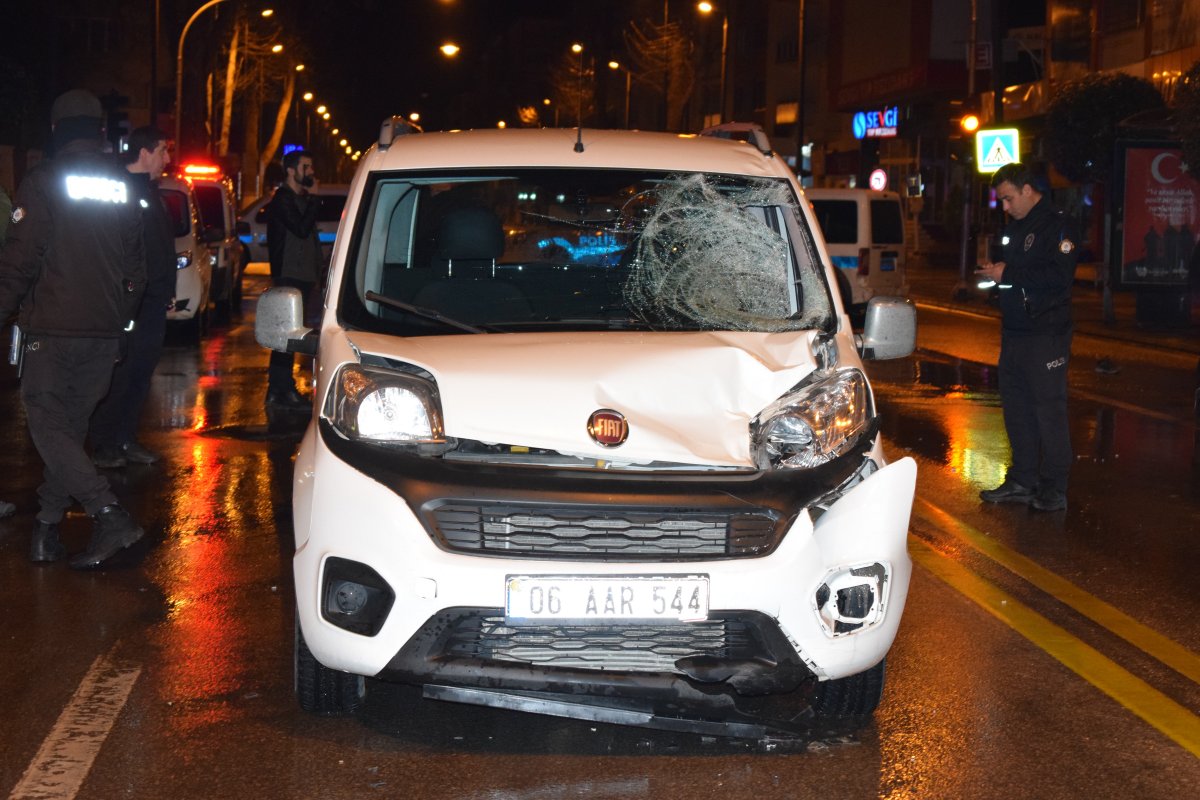 Malatya'da araç çarpan genç ağır yaralandı