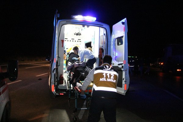 Manisa'da trafik kazasında 2'si ağır 4 kişi yaralandı