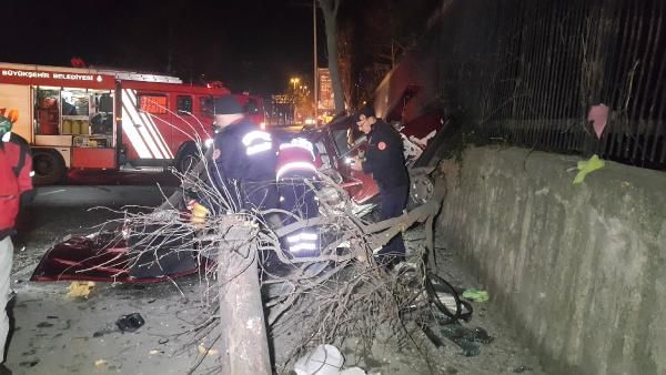 Maslak'ta takla atan otomobil hurdaya döndü: 1'i ağır, 3 yaralı  -3