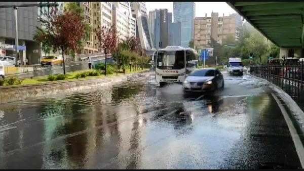 Mecidiyeköy’de yol su altında kaldı #5