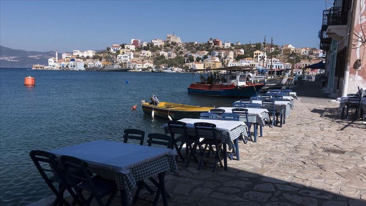 Meis Adası esnafı, Türk turistleri özlüyor #1