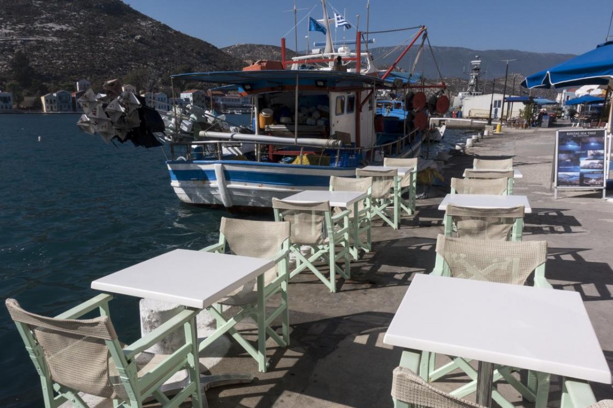 Meis Adası esnafı, Türk turistleri özlüyor #3