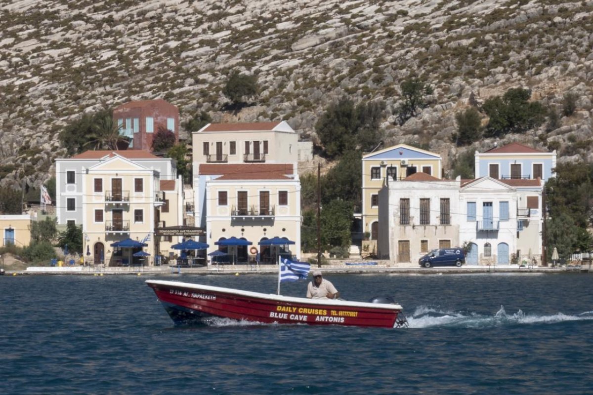 Meis Adası esnafı, Türk turistleri özlüyor #4