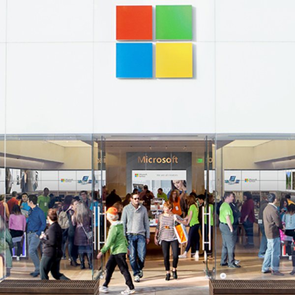 Microsoft, tüm fiziksel mağazalarını kapatıyor #1