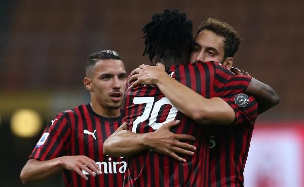 Milan, Hakan Çalhanoğlu'nun gol ve asistleriyle kazandı #1
