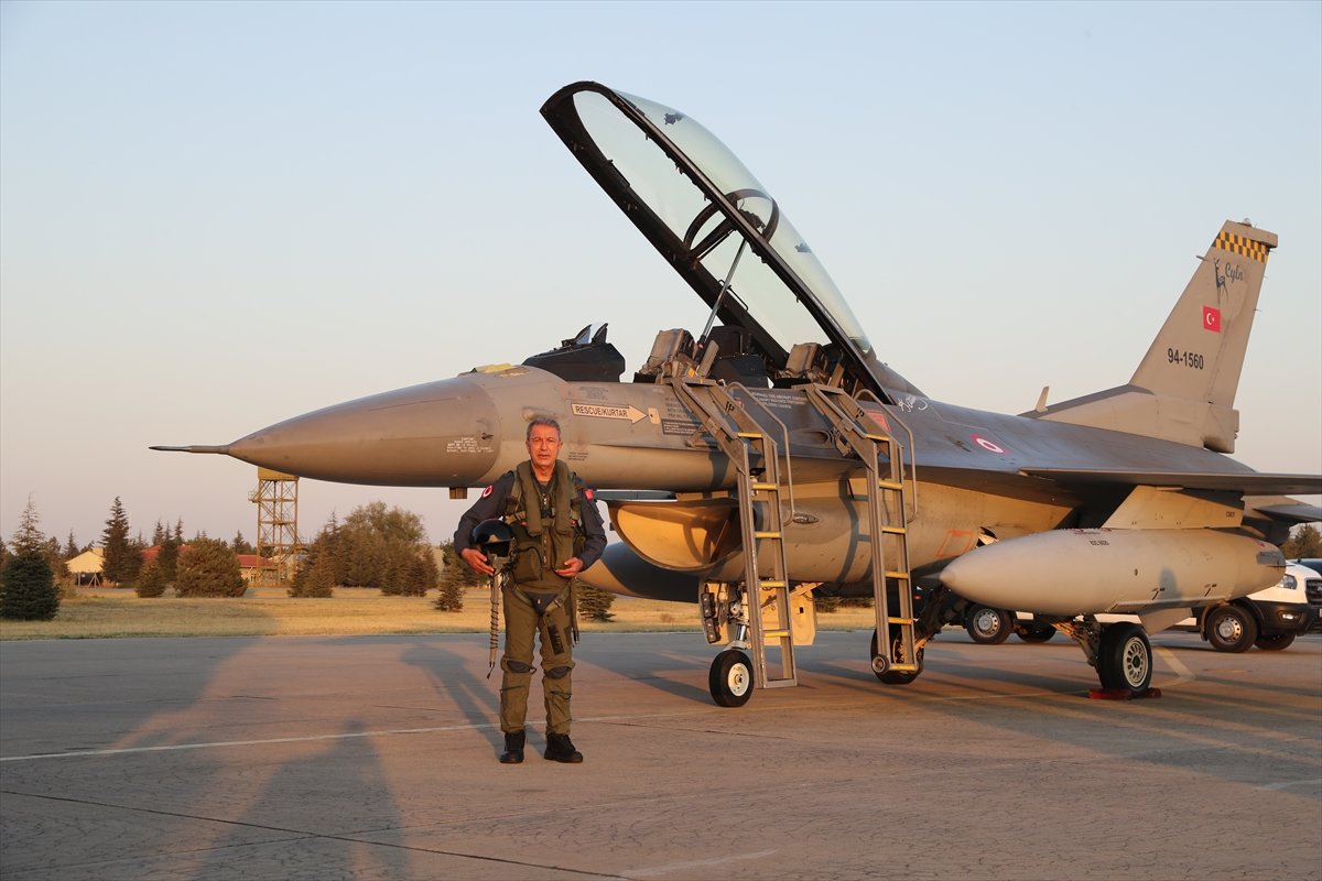 Milli Savunma Bakanı Hulusi Akar, yeni uçuş eğitim yılını uçuşla açtı #7