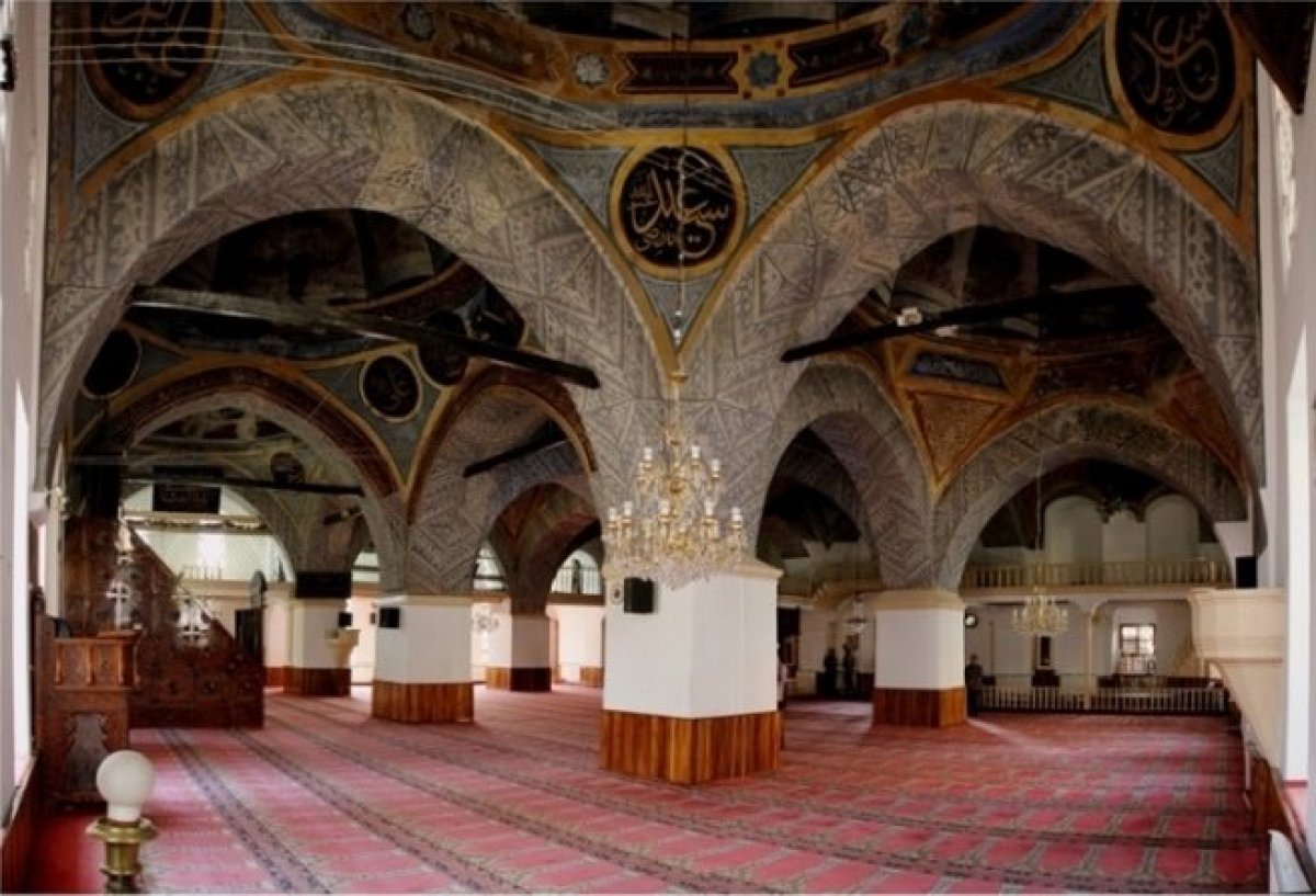 Nasrullah Camii'ne restorasyon yerine badana yapıldı #2