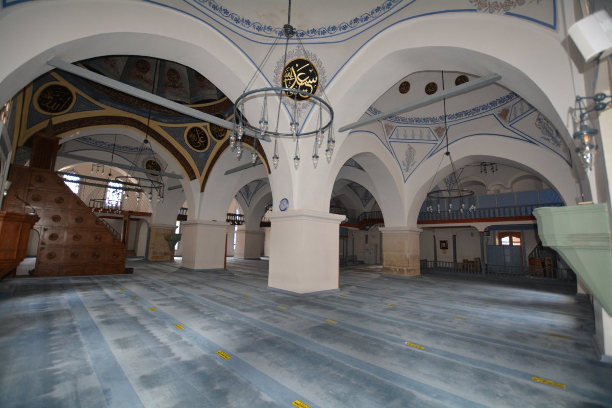 Nasrullah Camii'ne restorasyon yerine badana yapıldı #3