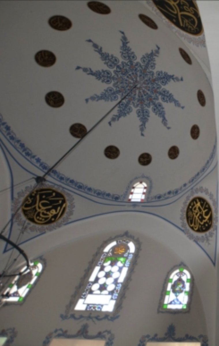Nasrullah Camii'ne restorasyon yerine badana yapıldı #5