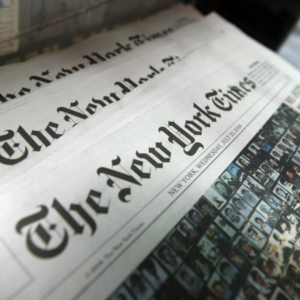 New York Times salgında ölenleri manşete taşıdı