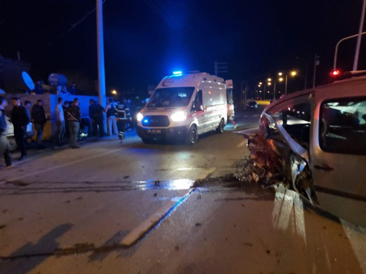 Osmaniye'de trafik kazası: 2 ölü 3 yaralı