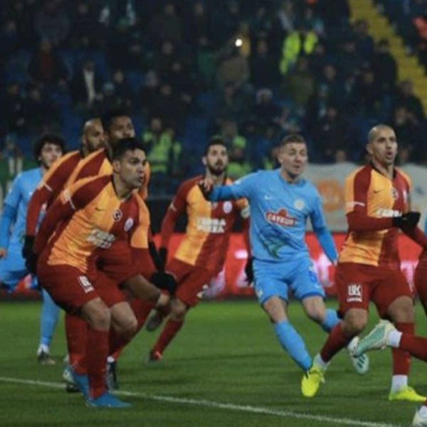 Rizespor-Galatasaray maçının ilk 11'leri