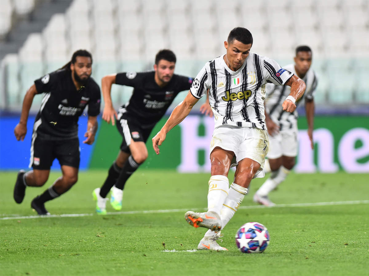 Ronaldo, PSG ye transfer olmayı düşünüyor #1