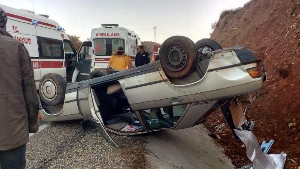 Salihli'de otomobil takla attı: 2 yaralı -1